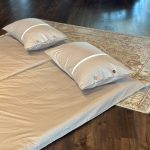 ست تشک و بالش مهمان مدل شیک رنگ نقره ای